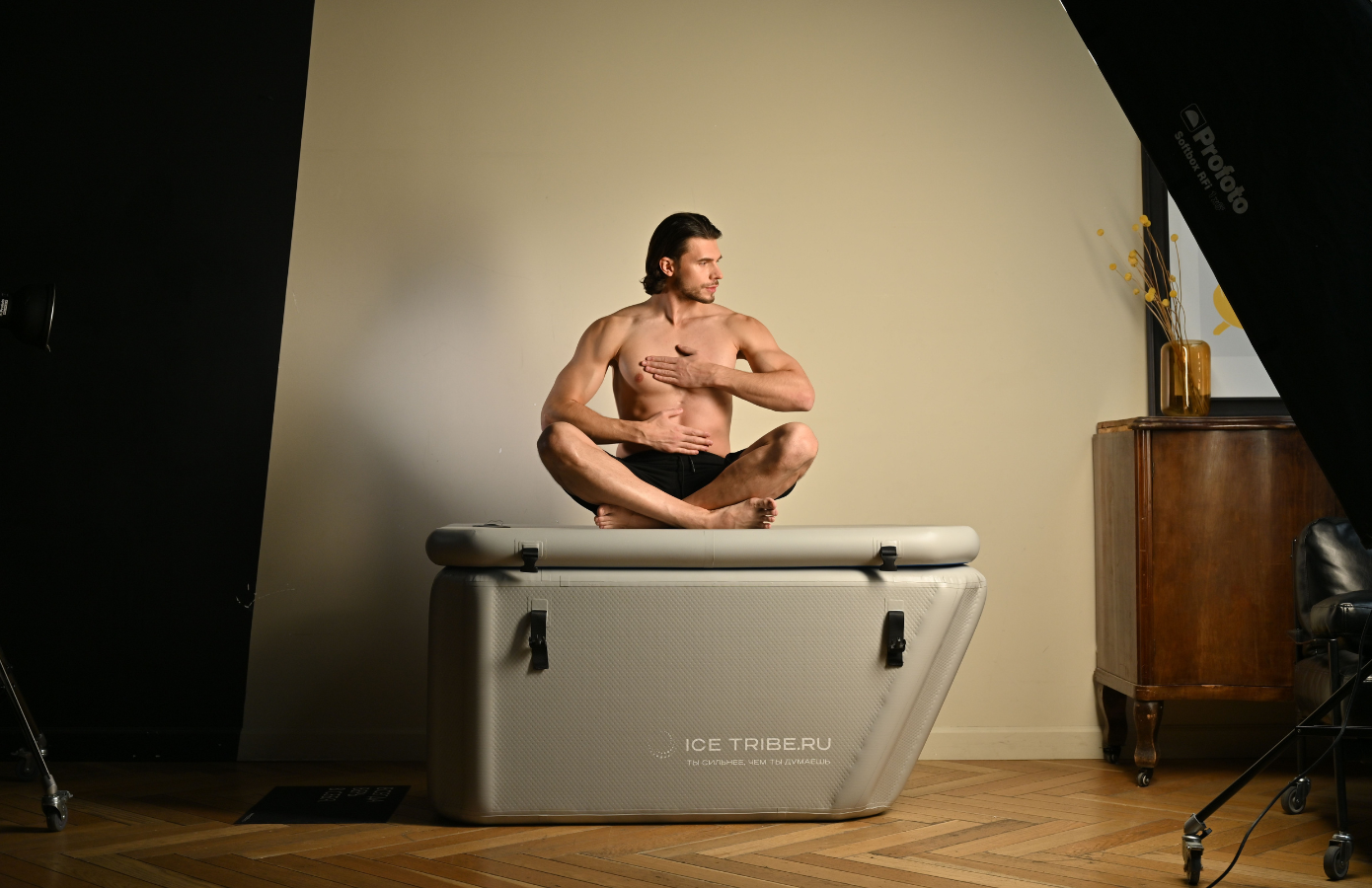 Ванна Ice Titan с закрытой крышкой